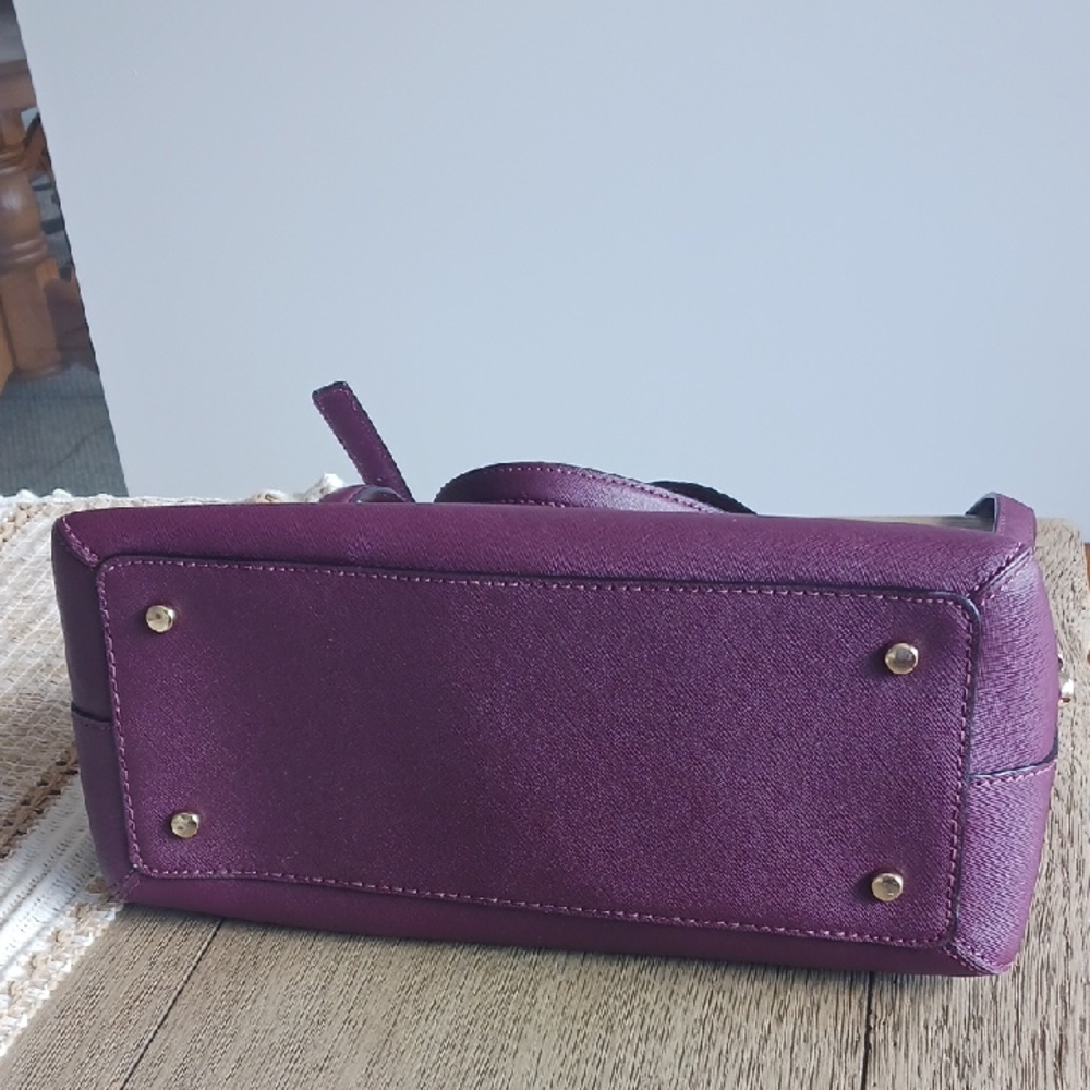 Elegant Purple Handbag - Picture 2 of 7